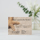 Beach Wedding Reply Cards - Starfish in Sand RSVP Karte (Stehend Vorderseite)