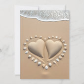 Beach Wedding Sand Hearts Einladung (Rückseite)