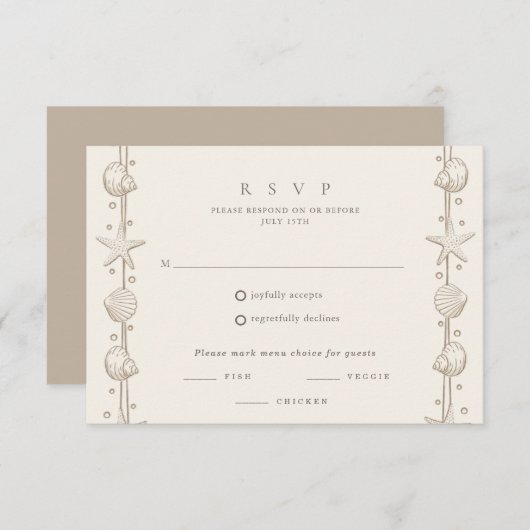 Beach Wedding Sand Seashell Menu RSVP Karte (Vorne/Hinten)