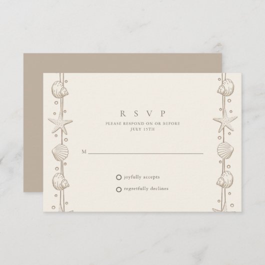 Beach Wedding Sand Seashell RSVP Karte (Vorne/Hinten)