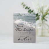 Beach Wedding Save the Date - Ocean Waves & Sand Ankündigungspostkarte (Stehend Vorderseite)