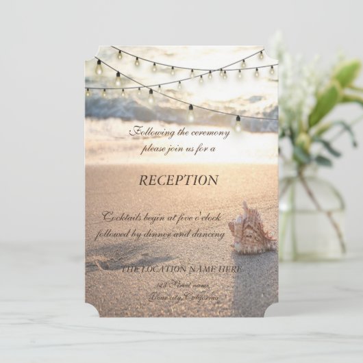 Beach Wedding, Seashell String Lights Empfang Einladung (Stehend Vorderseite)