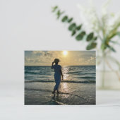 Beach Women Postkarte (Stehend Vorderseite)