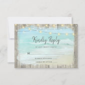 Beach Wood Rustic String Lights Wedding RSVP Karte (Vorderseite)