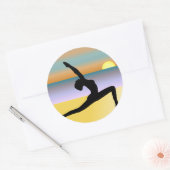 Beach Yoga Silhouette Posing Round Stickers (Umschlag)
