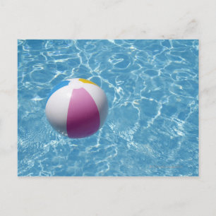 Beachball im Schwimmbad Postkarte