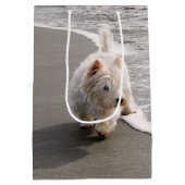 Beachcoming Westie Foto Geschenktasche Mittlere Geschenktüte (Rückseite)