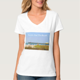 Beachszene, sagt "Beauty And The Beach!" T-Shirt