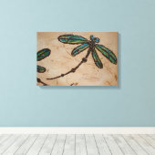 Beachy Blue und Green Dragonfly Flit Leinwanddruck (Insitu (Holzboden))
