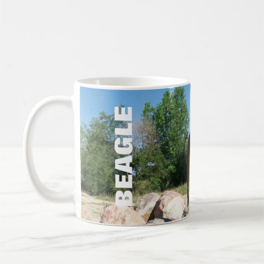 Beagle auf den Felsen - Kaffeetasse (Links)