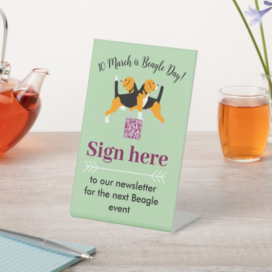 Beagle day sockelschild (In SItu)