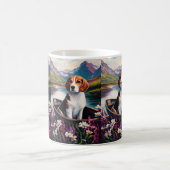 Beagle Dog on a Paddle: Ein Landschaftliches Abent Kaffeetasse (Mittel)