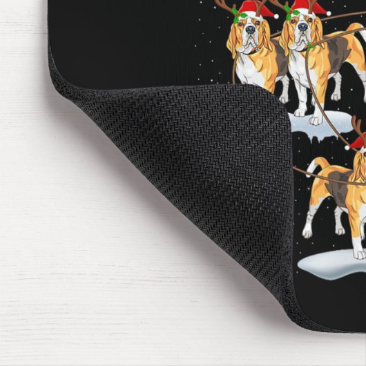 Beagle Dog Santa Sleigh Flying Funny Magical Chris Mousepad (Ecke)