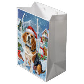 Beagle Dog Winter Wonderland Weihnachtsfreude Mittlere Geschenktüte (Rückseite Schrägansicht)