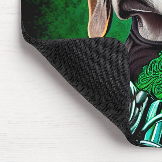 Beagle Hund Fahrrad St. Patrick's Day Mousepad (Ecke)