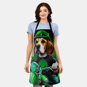 Beagle-Hund fährt Fahrrad am St. Patrick's Day Schürze