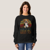 Beagle Hund freut sich über Freundschaft Sweatshirt (Vorne ganz)