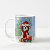 Beagle Hund im Schnee mit Weihnachtsgeschenken Kaffeetasse (Links)