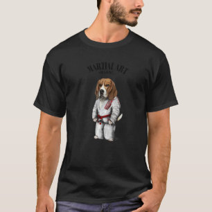 Beagle-Hund Judo Karate Meister in weißem Judogi T-Shirt