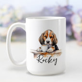 Beagle Hund mit Kaffee-Tasse, Hund mit Haltung Kaffeetasse