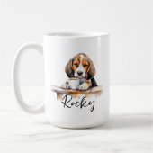 Beagle Hund mit Kaffee-Tasse, Hund mit Haltung Kaffeetasse (Links)