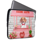 Beagle Hund Valentinstag Kissing-Stand Laptopschutzhülle (Vorne Rechts)