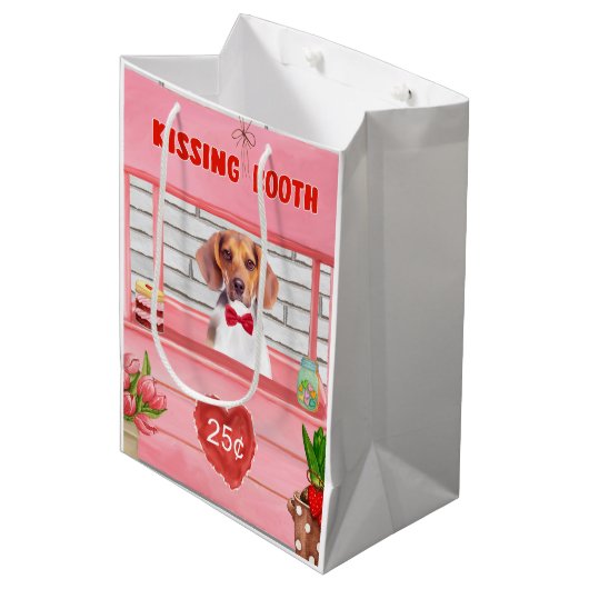 Beagle Hund Valentinstag Kissing-Stand Mittlere Geschenktüte (Vorderseite Schrägansicht)