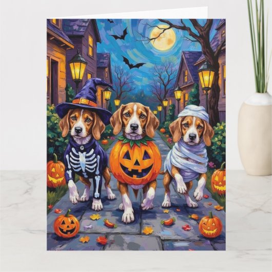 Beagle Hunde Trick-or-Treating in Halloween-Kostüm Karte (Vorderseite)