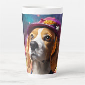 Beagle in einem rosa Hut Milchtasse (Vorderseite)