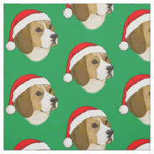 Beagle in einem Weihnachtshut