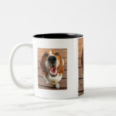 Beagle liebt Tasse (Links)