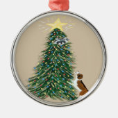 Beagle mit Raccoon im Weihnachtsbaum Ornament Aus Metall (Vorne)