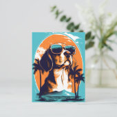 Beagle mit Sonnenbrille am Strand Postkarte (Stehend Vorderseite)