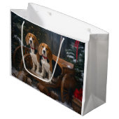 Beagle Snowy Sleigh Weihnachtsdekor Große Geschenktüte (Vorderseite Schrägansicht)