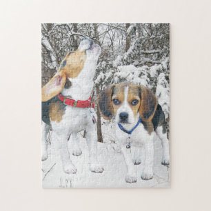 Beagle-Welpen im Snowy-Holz Puzzle