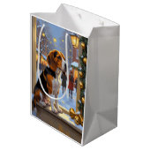 Beagle With Christmas Lights Holiday Mittlere Geschenktüte (Rückseite Schrägansicht)