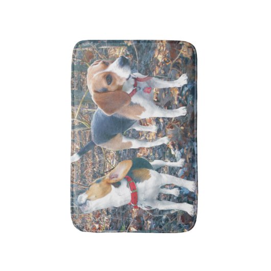 Beagles in der Holz-Beagle-Bad-Matte Badematte (Vorderseite Vertikal)