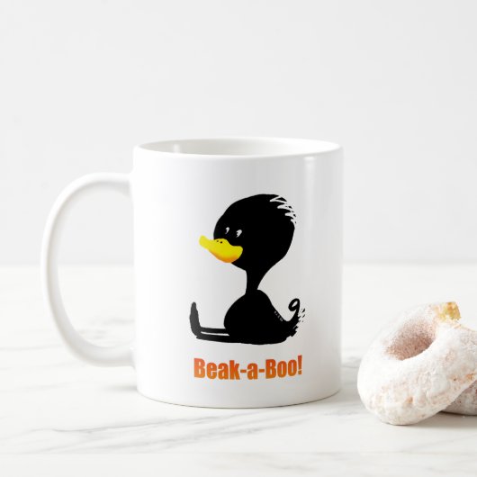 Beak-a-Boo! Cute Cartoon Duck with Funny Pun Kaffeetasse (Mit Donut)