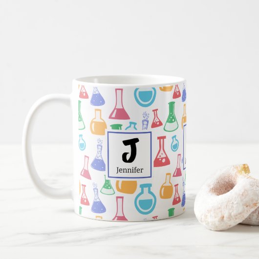Beakers and Flask Fun Science Pattern Monogram Kaffeetasse (Mit Donut)