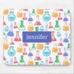Beakers and Flask Fun Science Pattern Mousepad<br><div class="desc">Mousepad mit einem lustigen und farbenfrohen Muster. Wissenschaftler schauen mit Beakern und Flaschen verschiedener Formen und Größen in hellen,  fröhlichen Farben.</div>