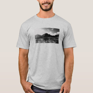 Bealach Na-Ba durch Loch Kishorn T - Shirt (BW)