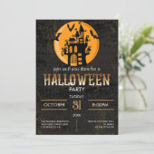 Beängstigend Castle Flying Bats Halloween-Party Einladung (Stehend Vorderseite)