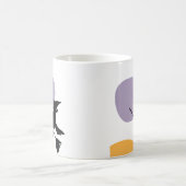 Beängstigende FliegenHexe auf Besenstiel Halloween Kaffeetasse (Mittel)