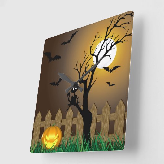 Beängstigende Halloween-Gartenlandschaft Quadratische Wanduhr (Winkel)