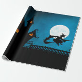 Beängstigende Hexe, die auf ihrem Broomstick flieg Geschenkpapier (Ungerollt)