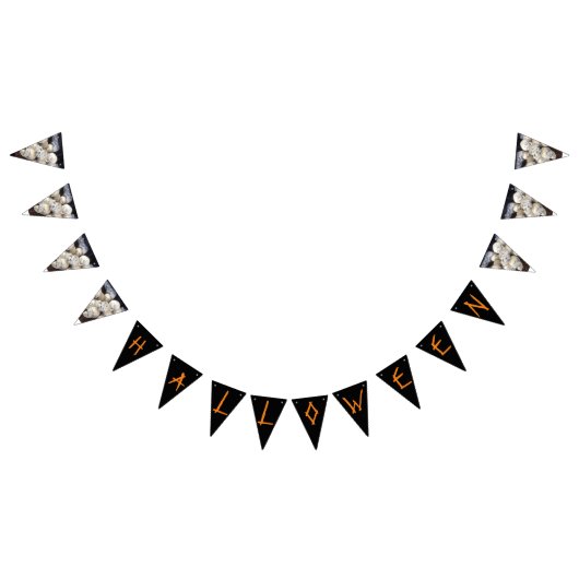 Beängstigende Schädel mit wackeligen Augenballen Wimpelkette (Alle)