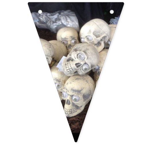 Beängstigende Schädel mit wackeligen Augenballen Wimpelkette (Erste Fahne)
