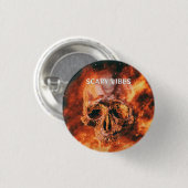 Beängstigende Vibes. Flammenschädel im Weltraum Button (Vorne & Hinten)