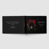 Beängstigender, dunkelmoody-roter Schädelhalloween Gästebuch (Voll)