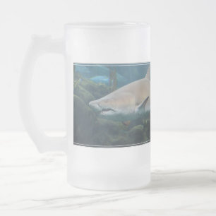 Beängstigender großer weißer Haifisch Mattglas Bierglas